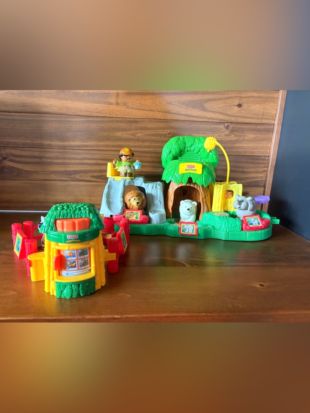 Fisher-Price Little People zoo and petting zoo playset